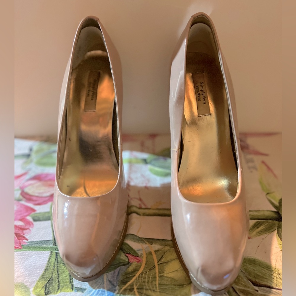 Platform nude pump, size 9